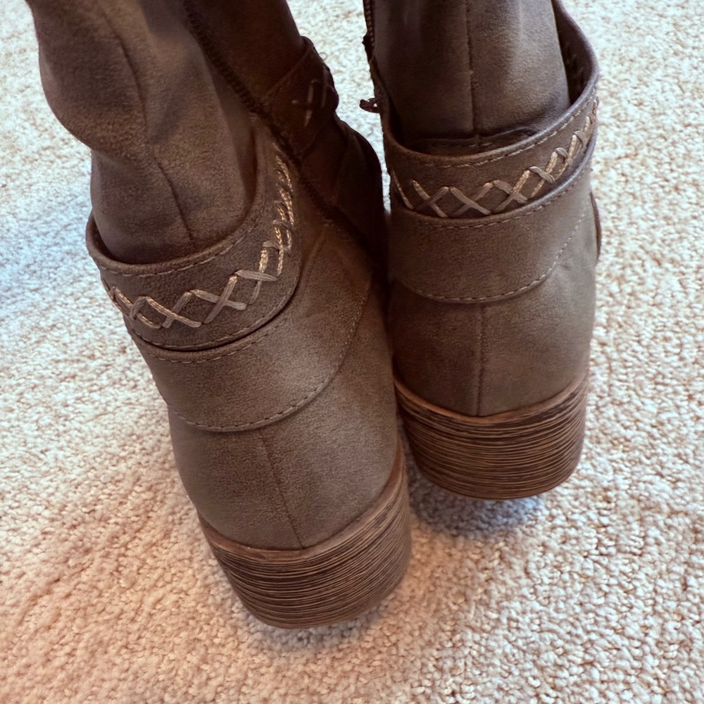 Rampage Western Women’s Mid Calf Gray Zip Up Distressed Boots Women’s 7.5M M - Picture 13 of 16